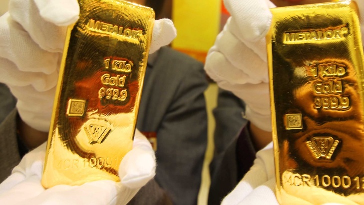 САЩ удрят износа на злато от Венецуела сред засегнатите е