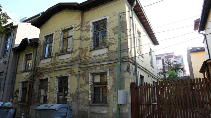 Министерството на културата отпусна 287 000 лв. с ДДС за цялостния ремонт на къщата-музей на Христо Смирненски