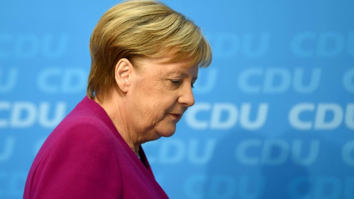  Меркел се опитва да организира постепенното си оттегляне от властта.