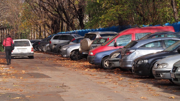 С до 30 по висок данък върху старите автомобили от догодинаПарламентът