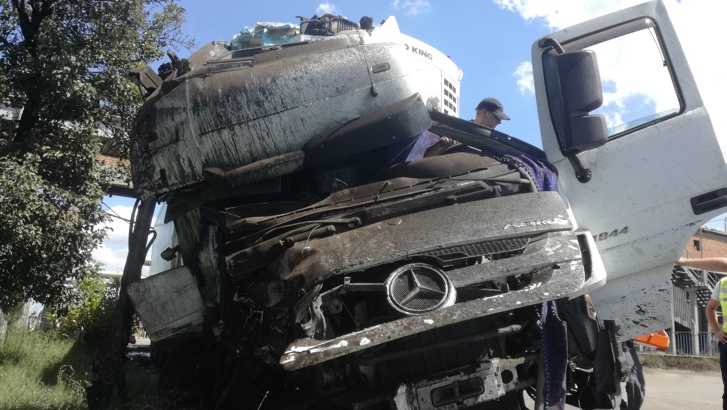 Камион събори транспортьора за въглища на гълъбовски ТЕЦТИР с турска
