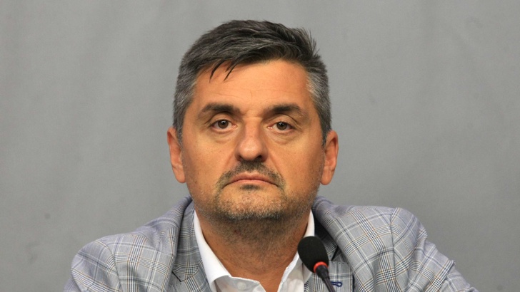Кирил Добрев: Оставка на цялото правителство е единственият изход от