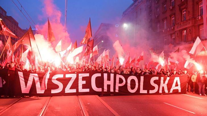 В Полша гориха знамето на ЕС на шествието за Деня