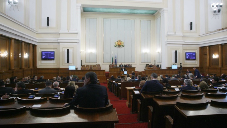 Десет министри ще участват в традиционния парламентарен контрол в петък