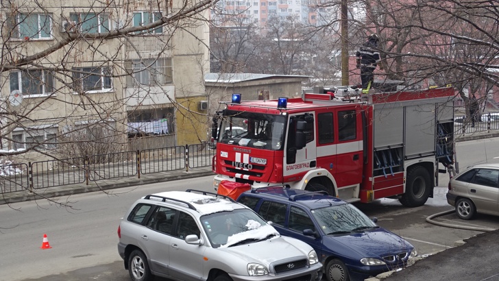 Апартамент горя в Благоевград, няма пострадалиАпартамент на втория етаж горя