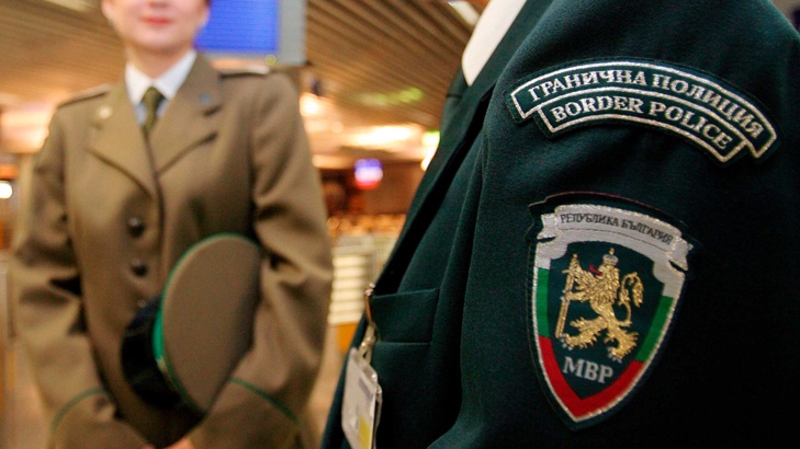 Граничен полицай прострелян погрешка на летище СофияИнцидент на Летище София