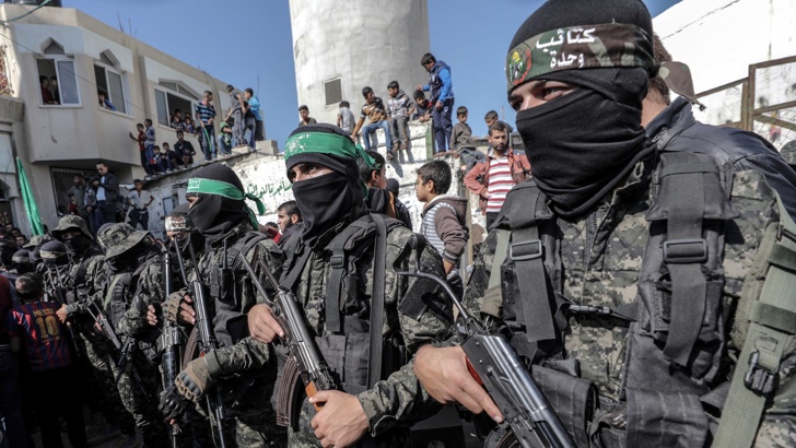  Радикали от военното крило на ХАМАС "Бригадите Изедин ал Касам", контролиращо Газа