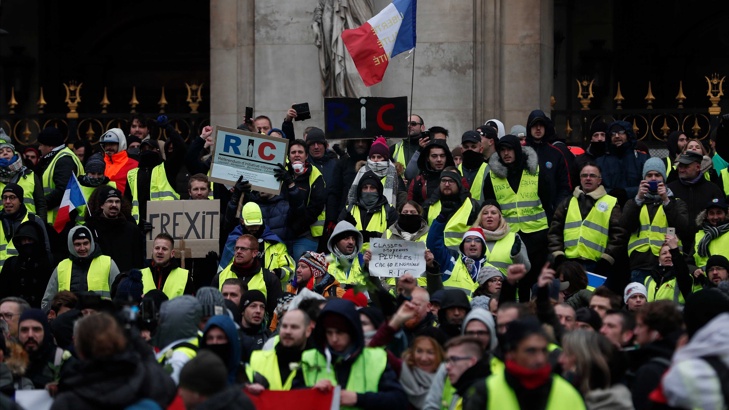 Засилени мерки за сигурност в Париж заради протестите на 34 жълтите