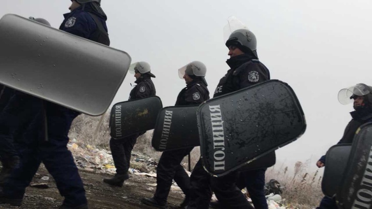 Мащабната акция в Хан Аспарухово е заради незаконна дървесинаМащабна полицейска