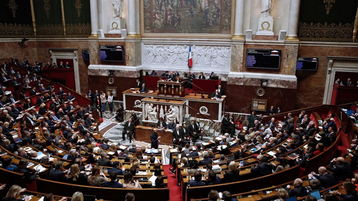 Парламентът на Франция одобри проектобюджета на страната за 2019 г Френският