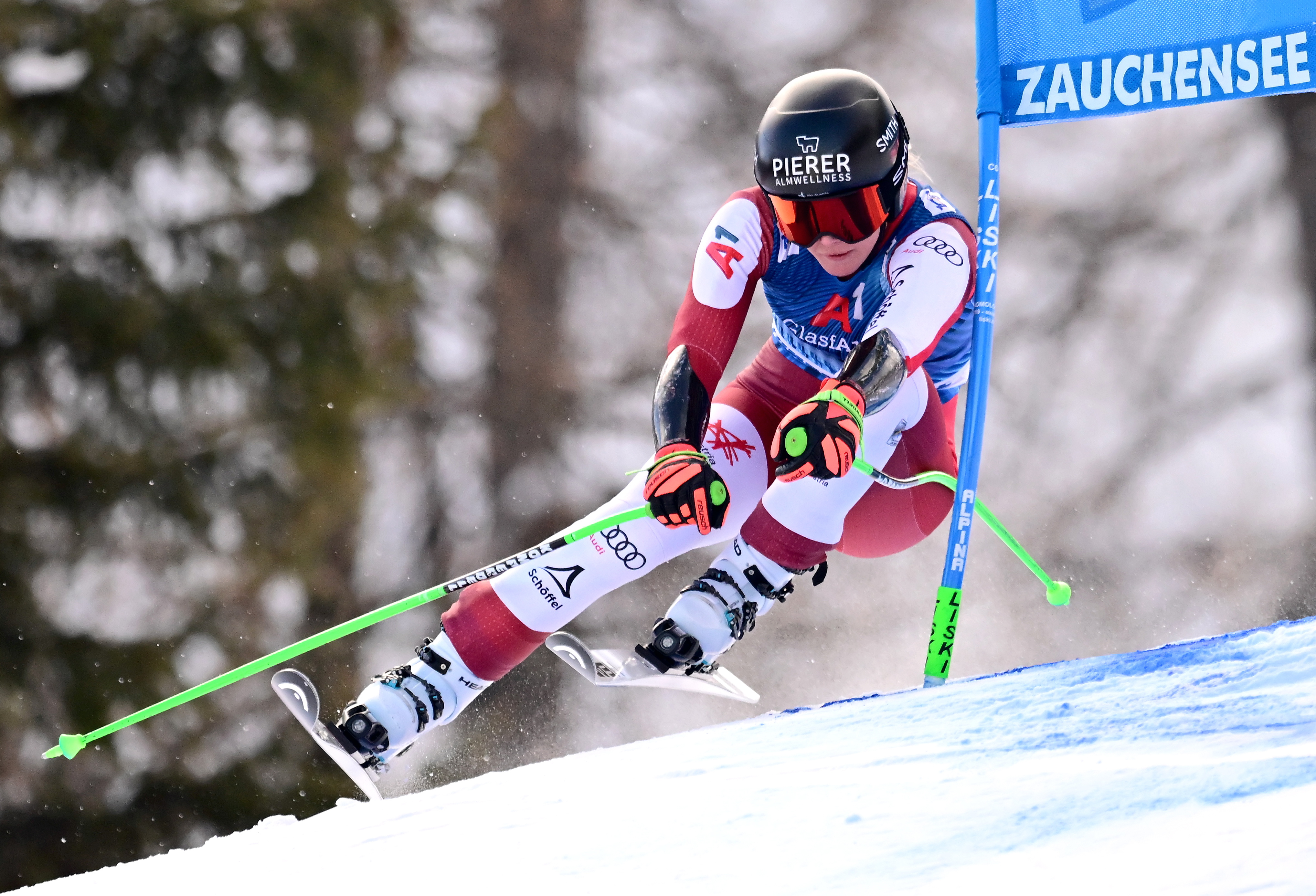 Cornelia Huetter delights the hosts with a triumph in the Super G in Altenmarkt-Zauchensee