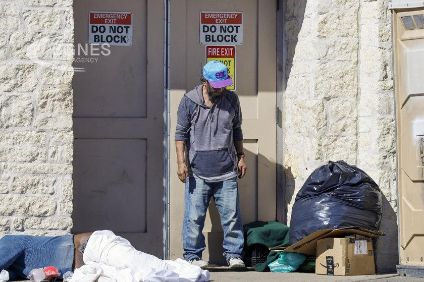 France's top human rights body is investigating the "clearing" of Paris from homeless people before the Olympics