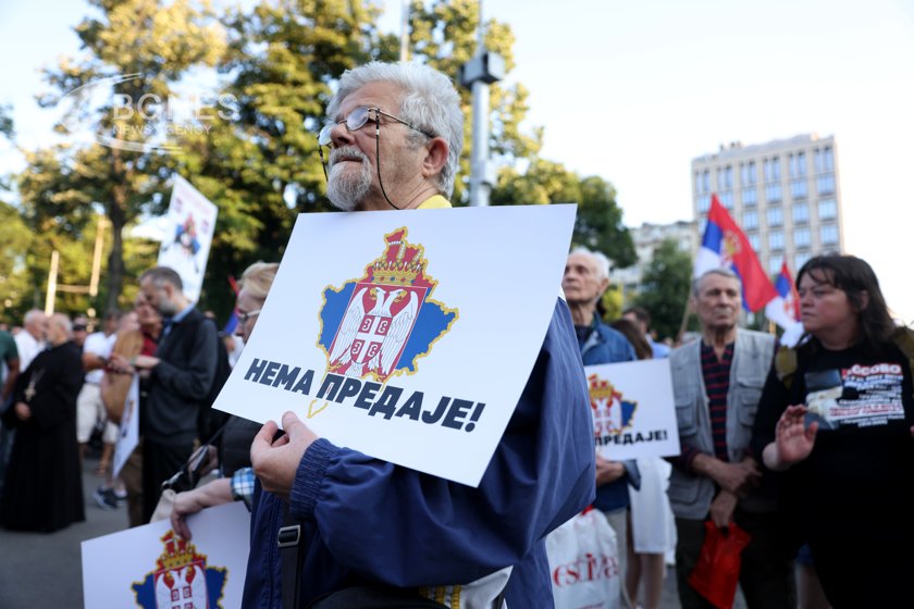 Kosovo Serbs block the border for Albanians