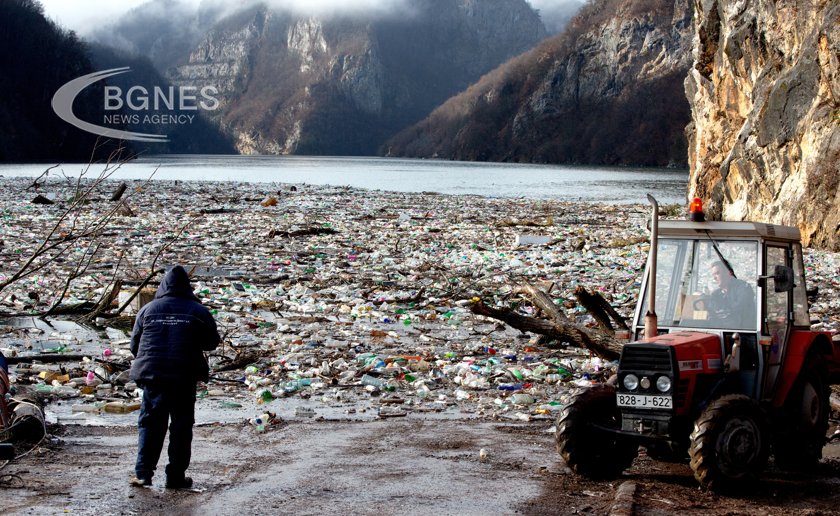 Pollution risks worsening global water shortages