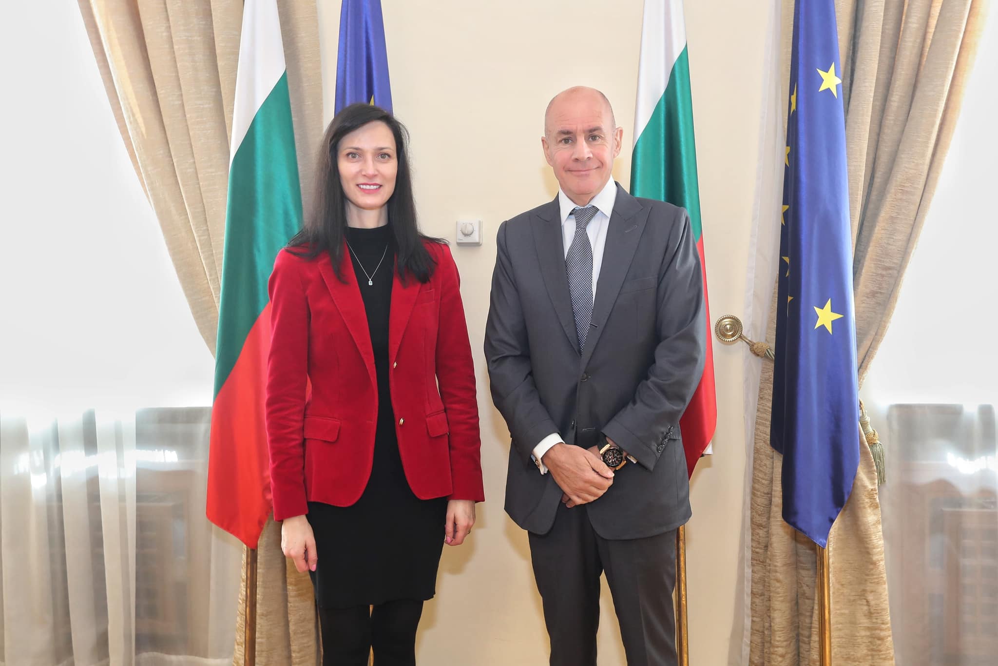 FM Maria Gabriel met with the head of FIS Johan Elias