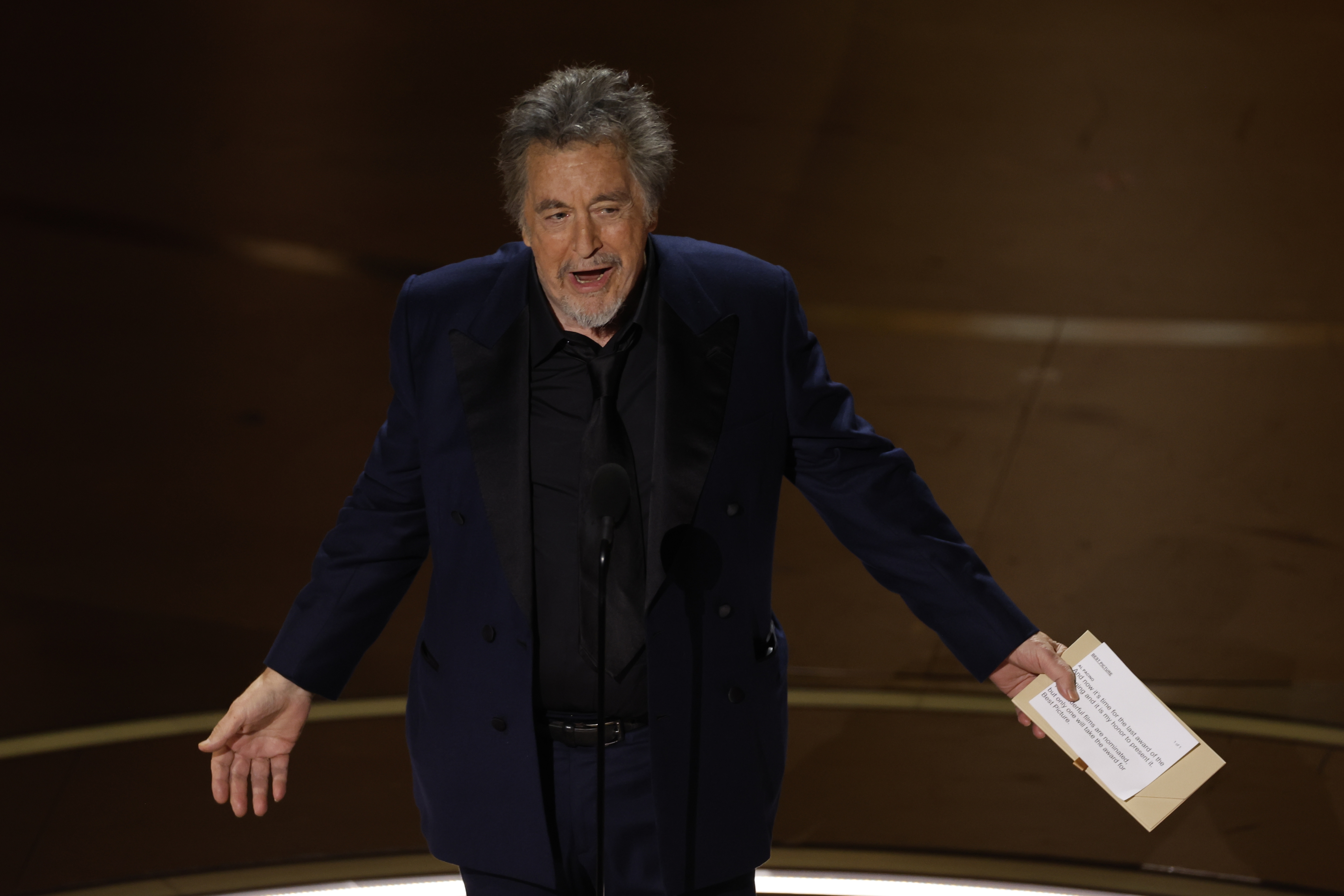 Al Pacino explained his awkward performance at the Oscars