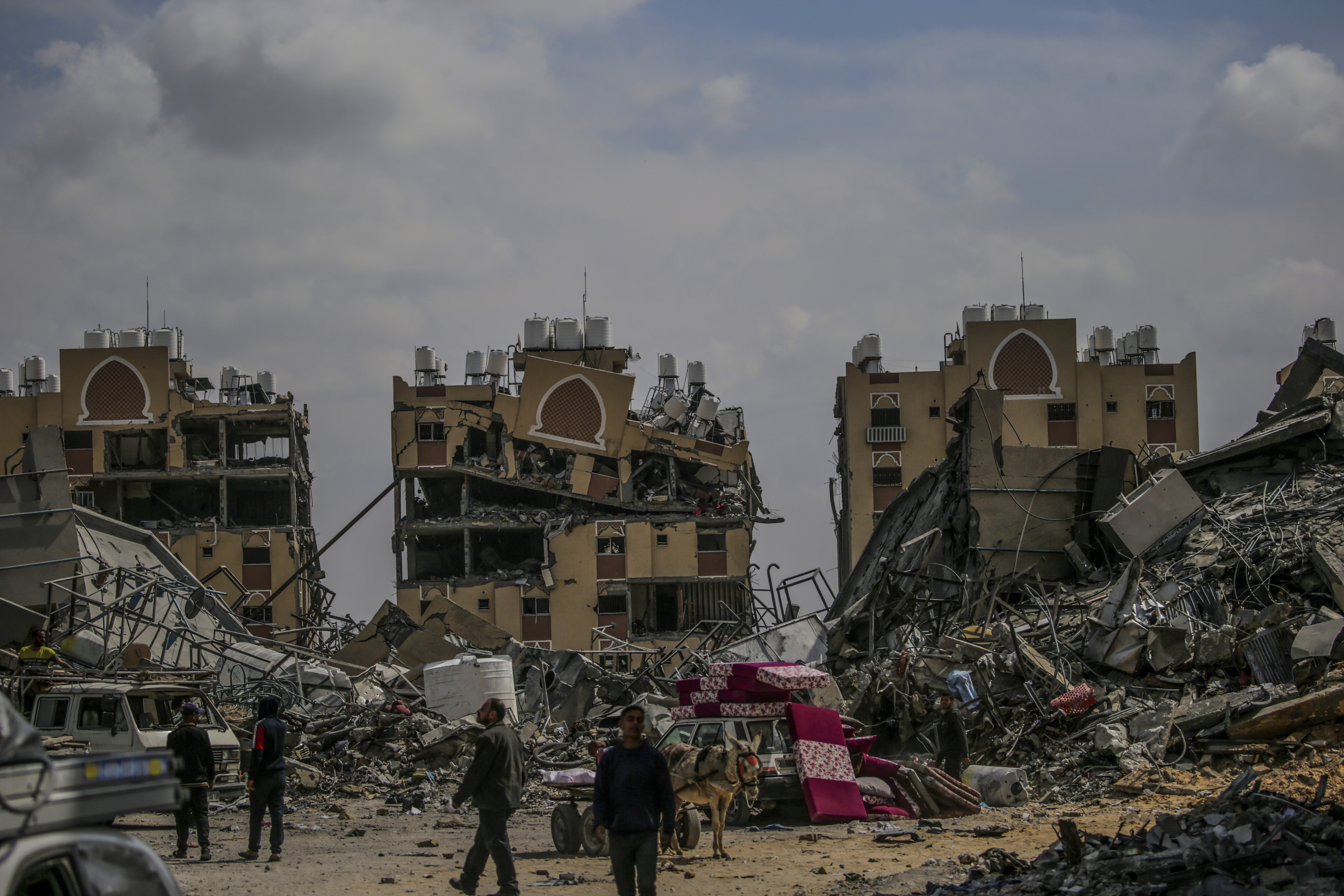 An Israeli team will travel to Qatar for new talks on the Gaza war