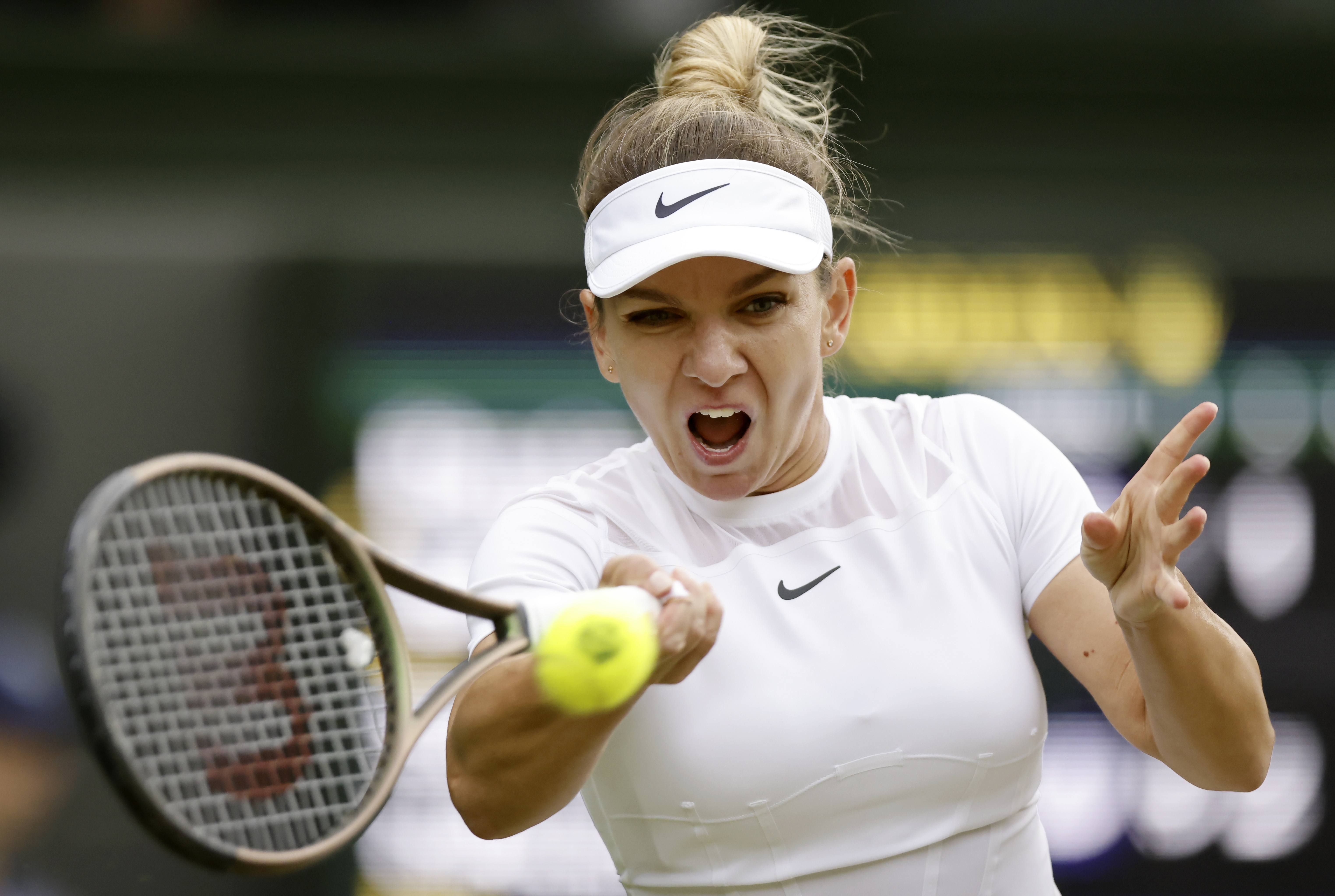 Halep returned to the court with a defeat at the start in Miami