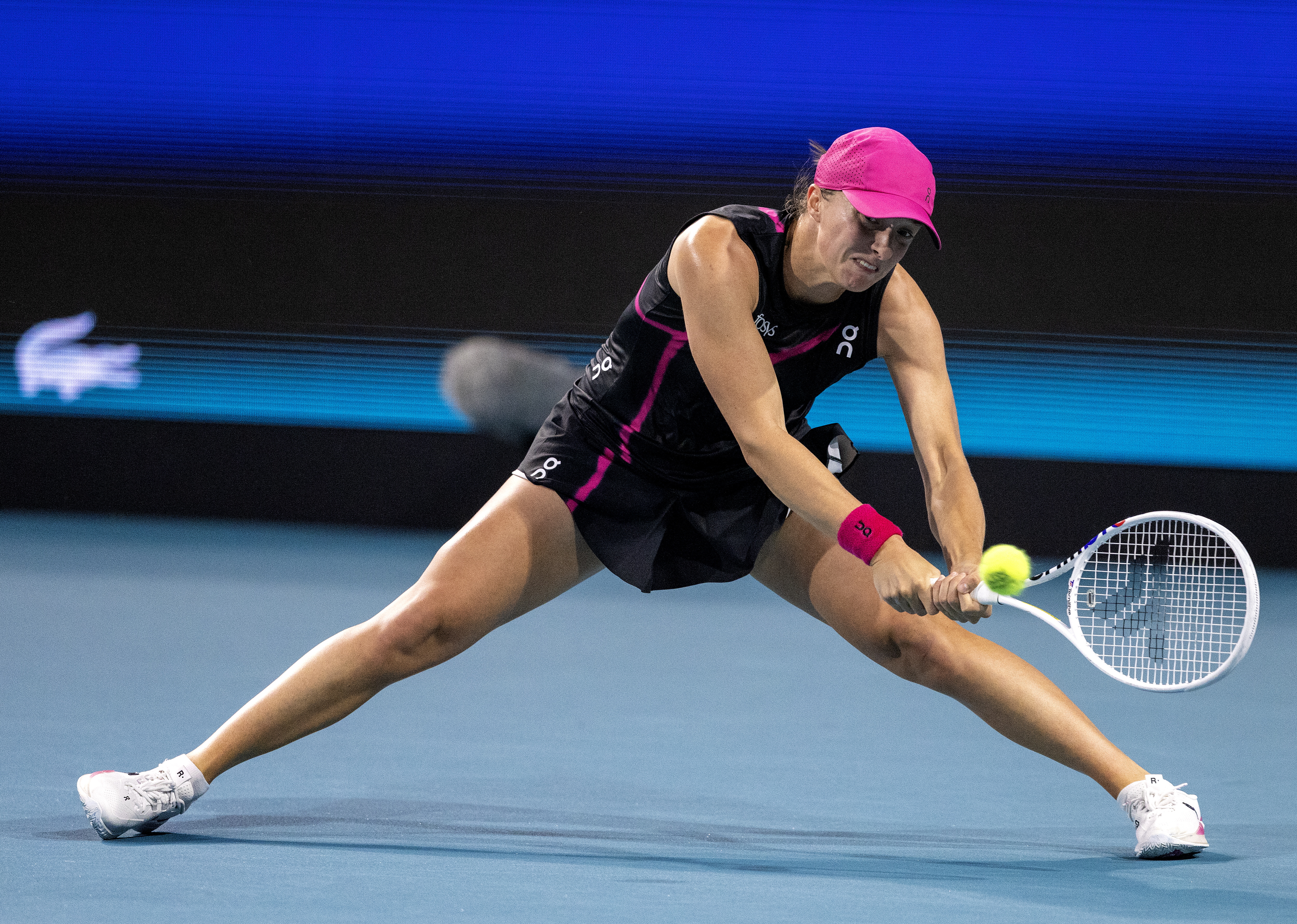 Sinner overcomes Griekspoor, Swiatek survives against Noskova