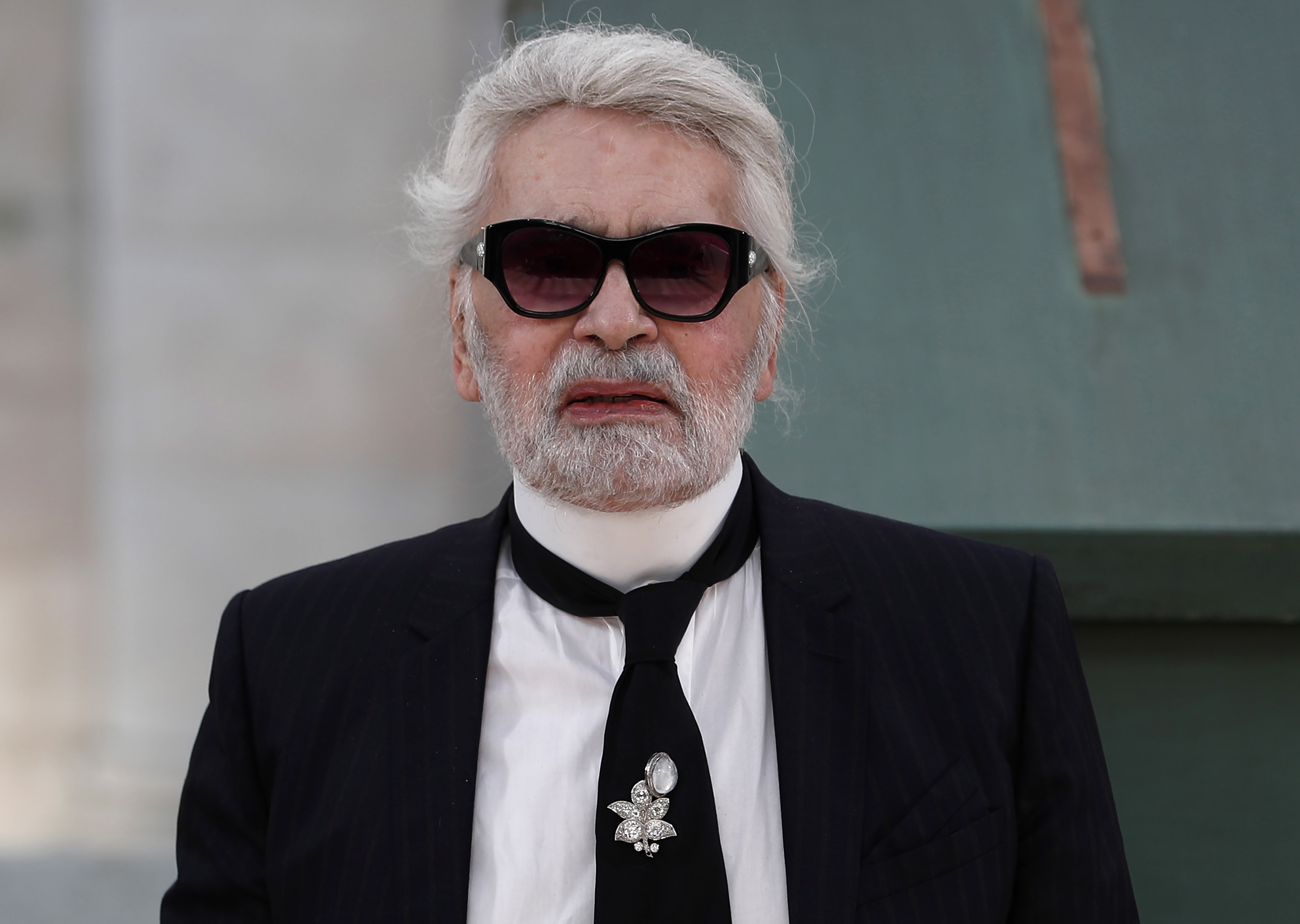 Karl Lagerfeld's futuristic apartment in Paris was sold for 10 million euros