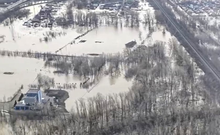 Russia and Kazakhstan evacuated more than 100,000 people after the severe flooding