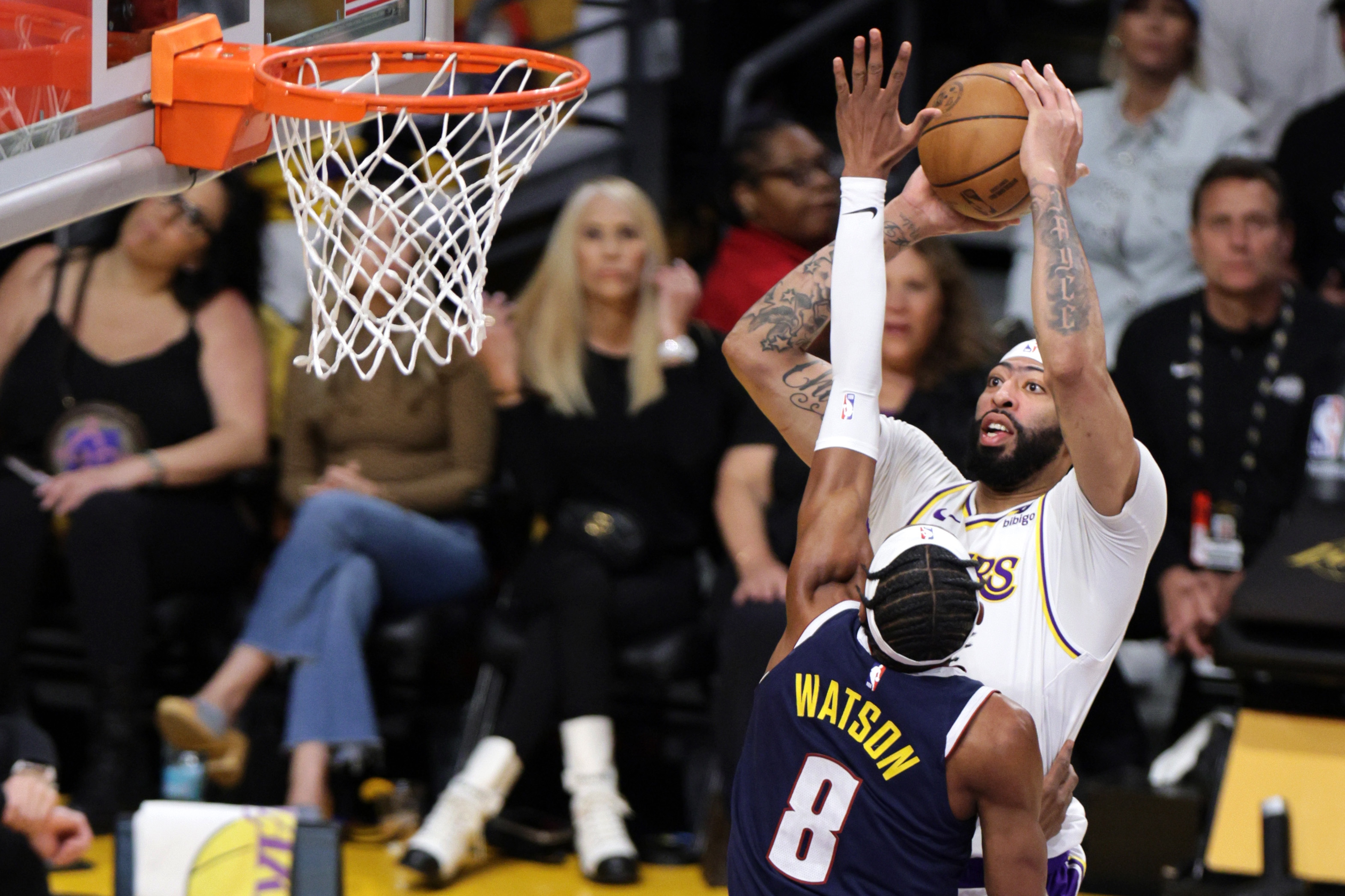 Lakers stay alive after Davis' dominance in Game 4 against Denver