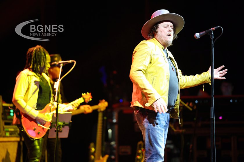 Zucchero sang in front of thousands dancing and singing fans in the Bulgarian capital's National Palace of Culture Concert Hall