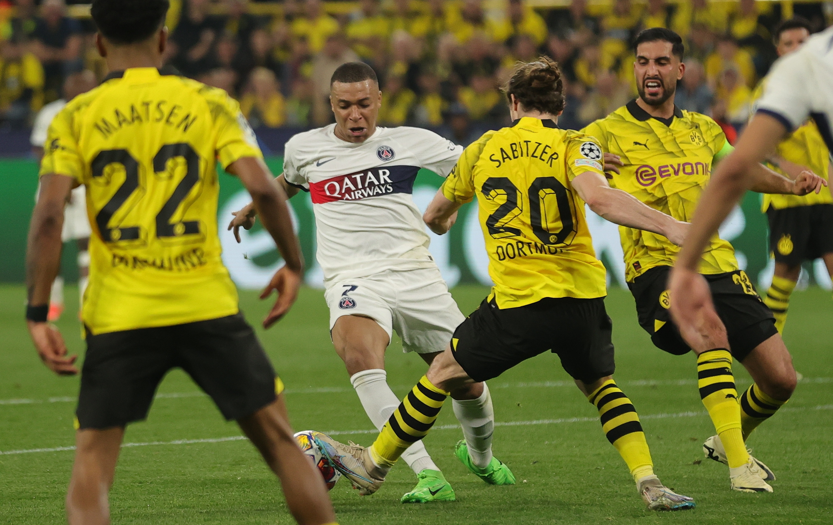 Dortmund will defend a fragile lead in the rematch with PSG