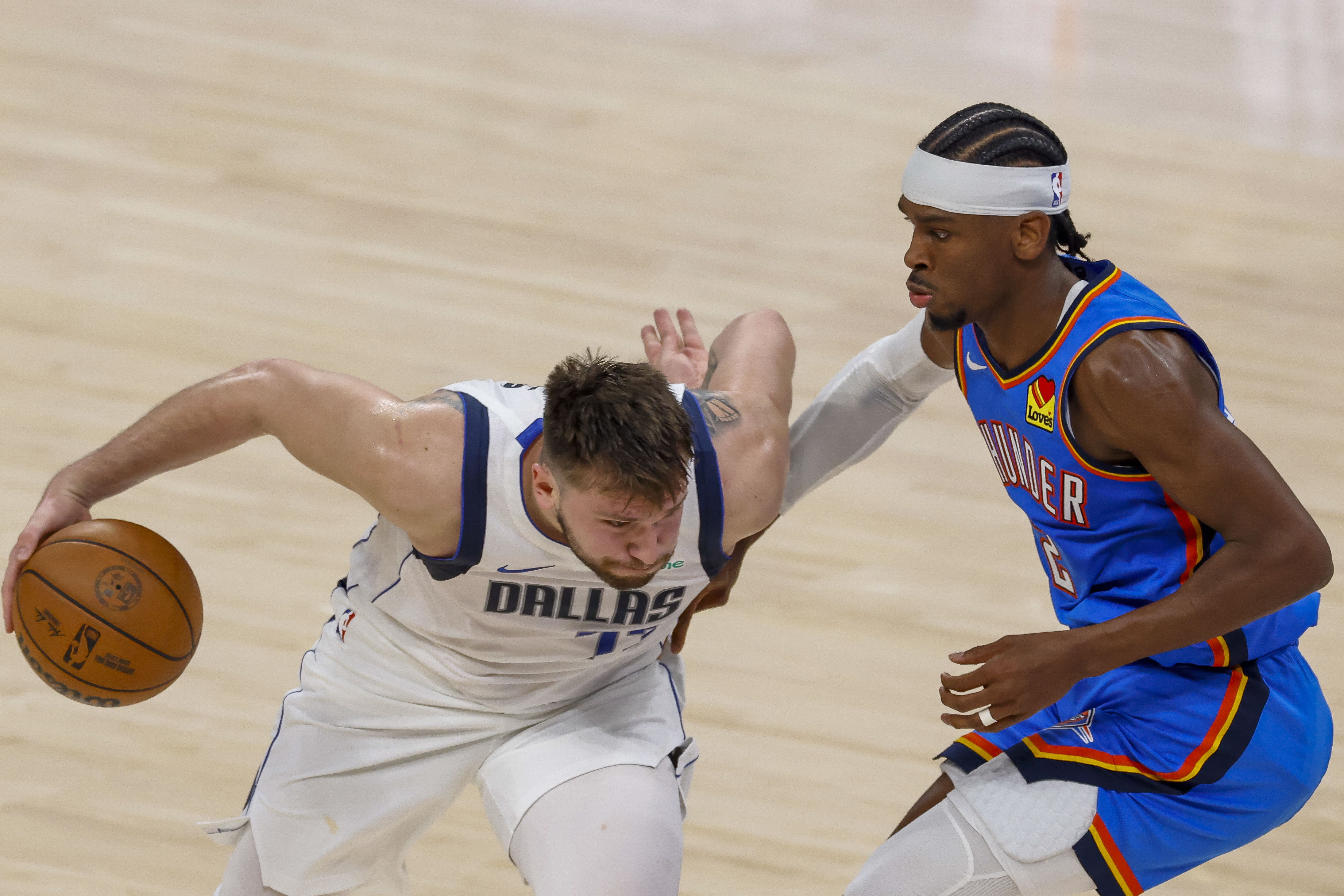 Doncic leads Dallas to key win in Oklahoma