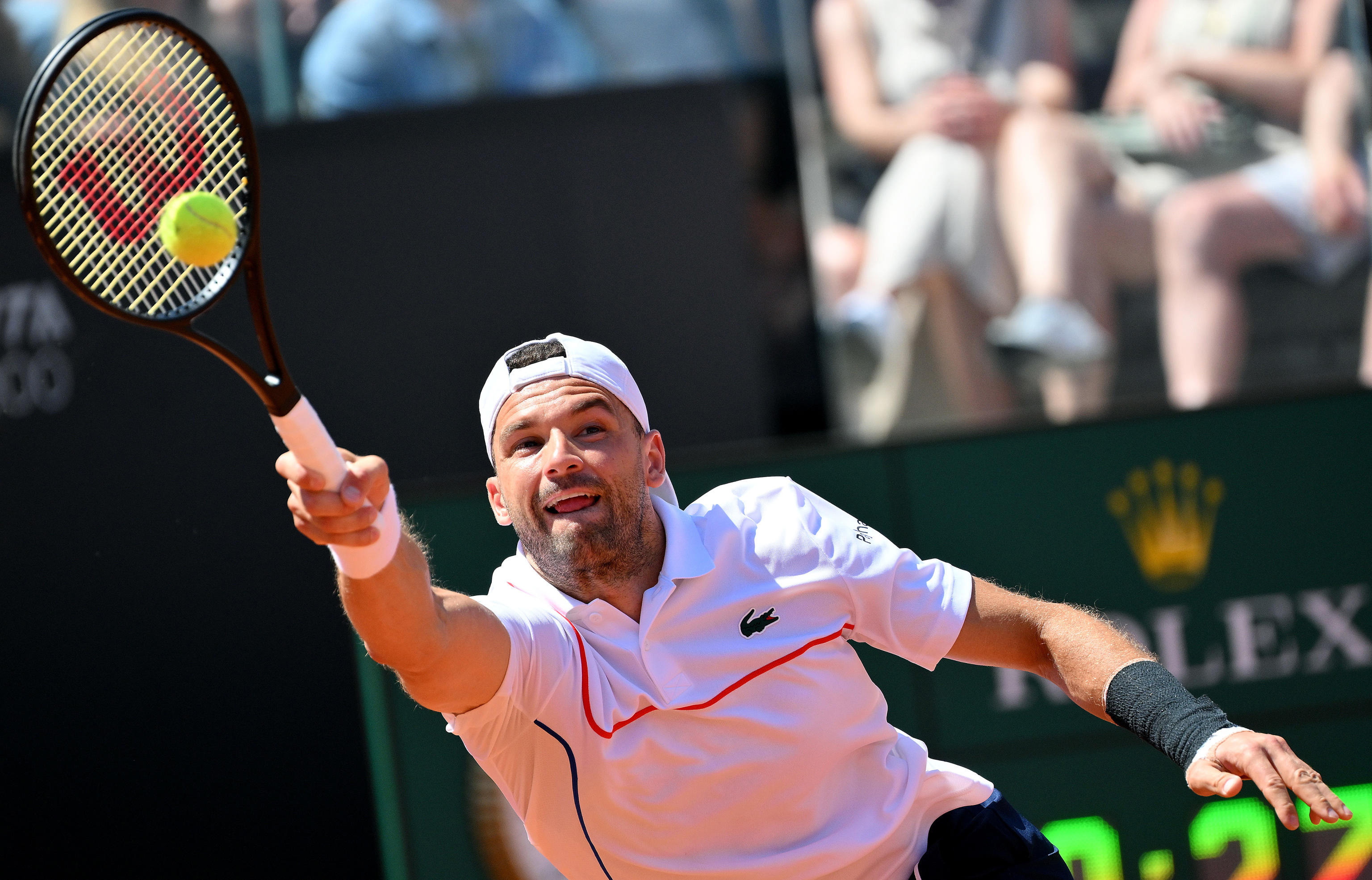 Dimitrov started with a clear victory at Roland Garros