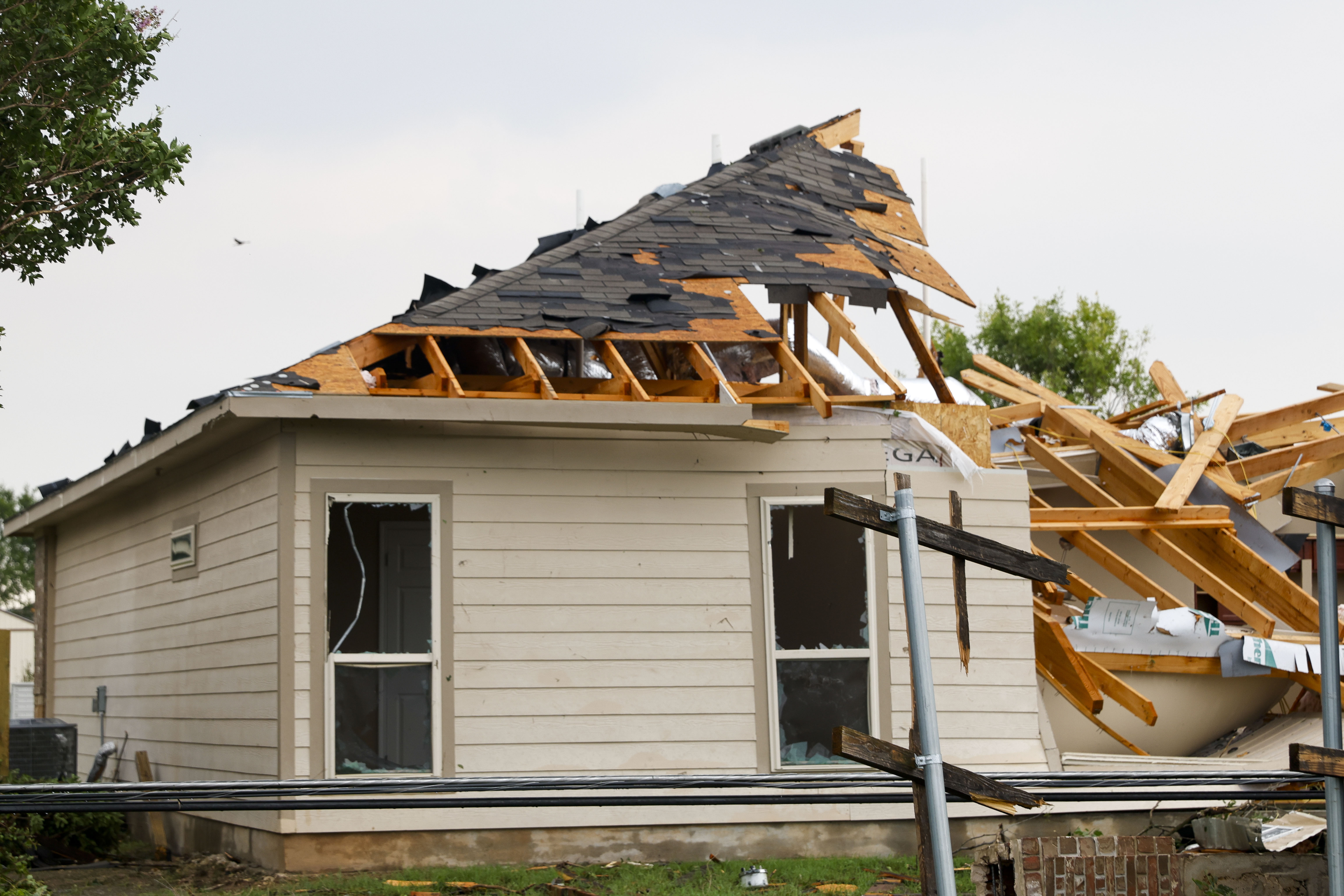 The powerful tornado in the USA claimed the lives of 14 people