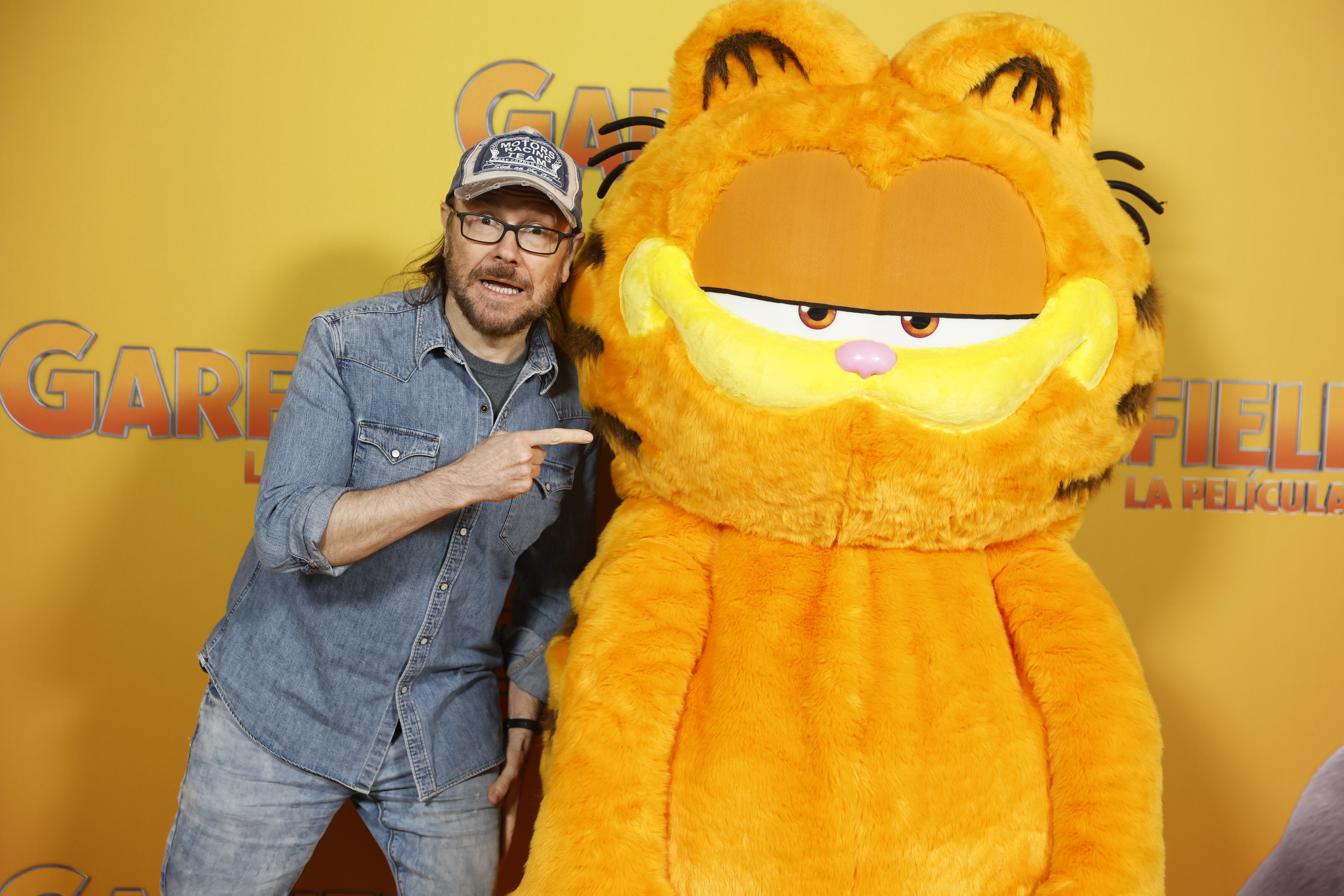 'Garfield' takes top spot at weekend box office