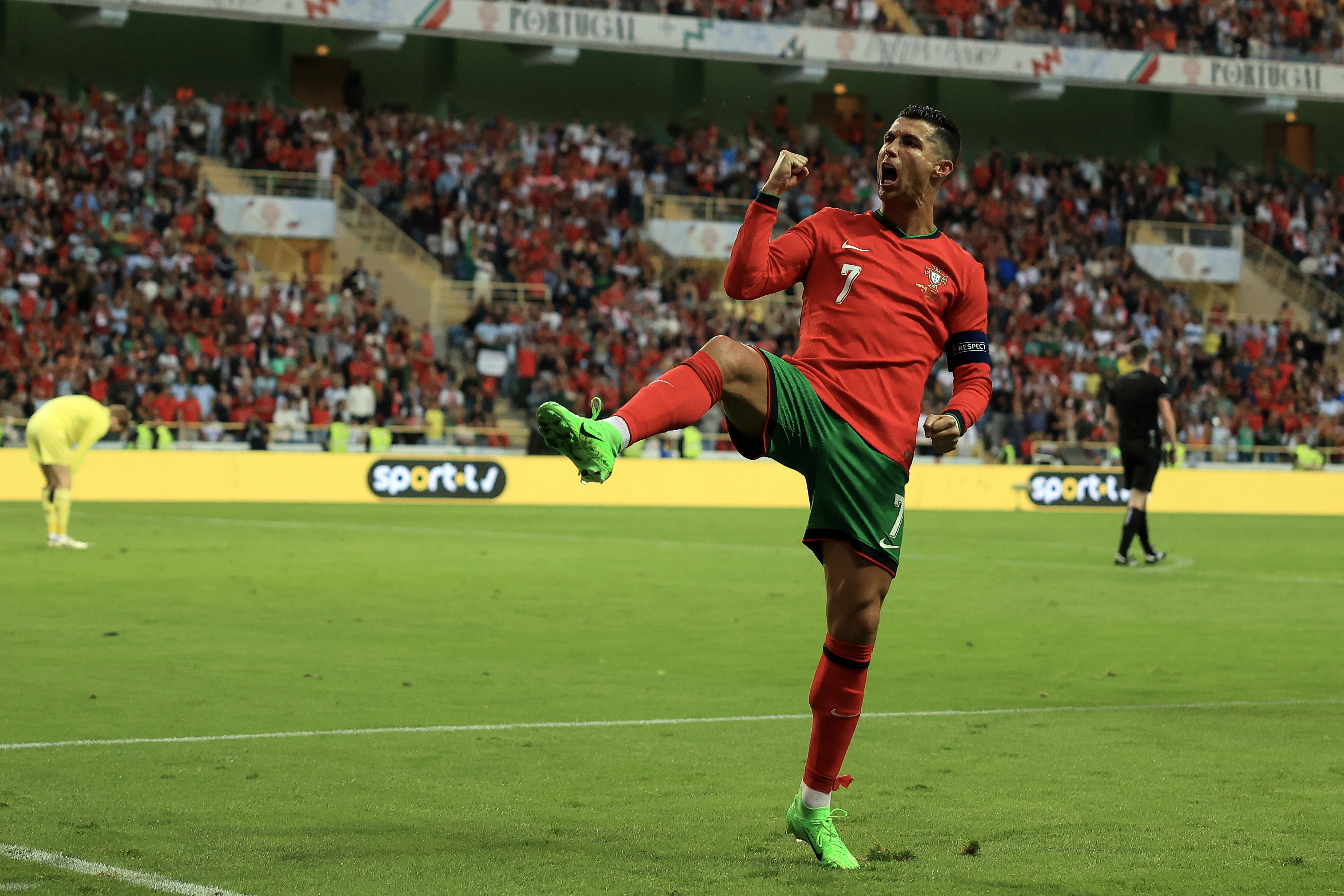 Ronaldo reaches 130-goal mark in Portugal win over Ireland