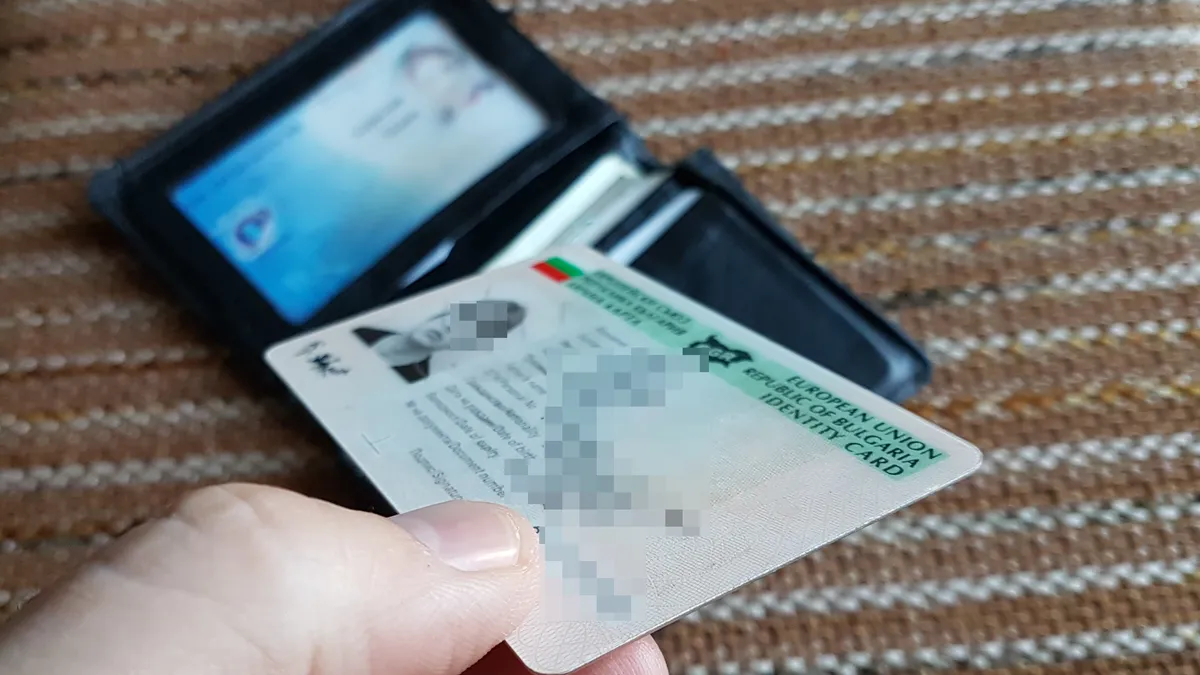 The new identity cards with biometric data are starting to be issued today in Bulgaria