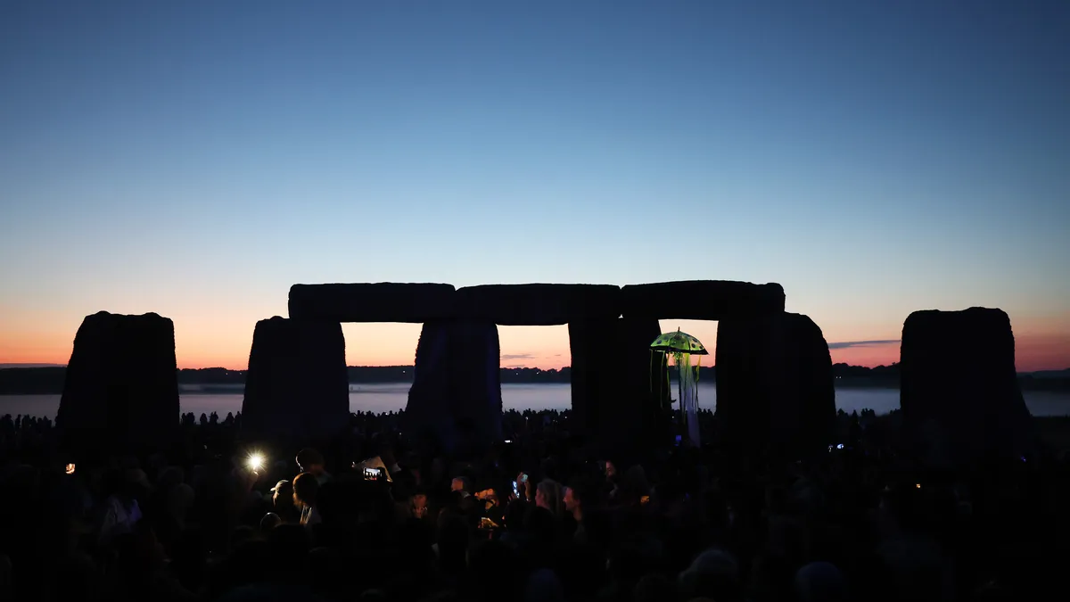 UNESCO wants to add Stonehenge to endangered sites list