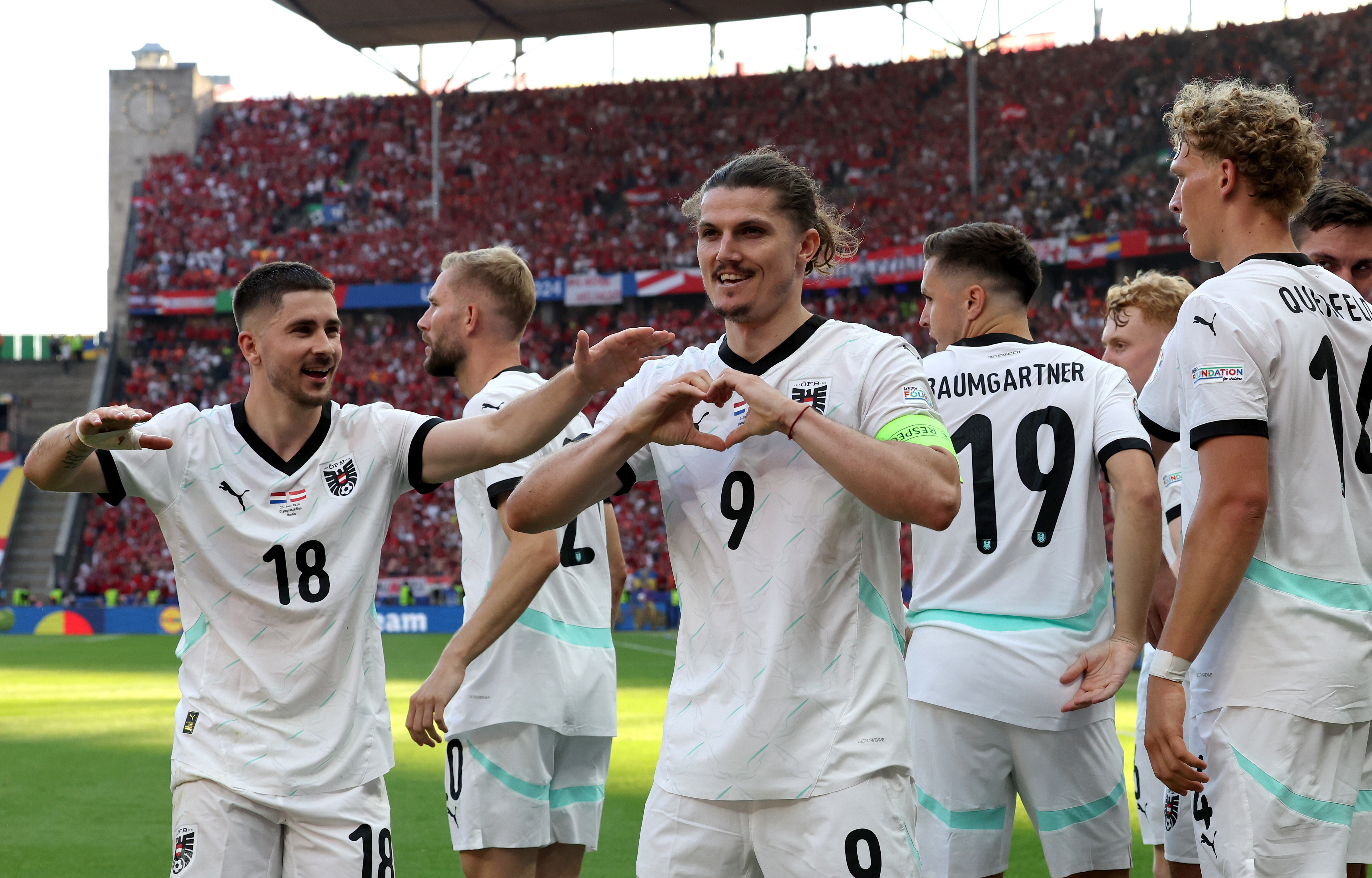 Austria defeats Netherlands and wins Group D