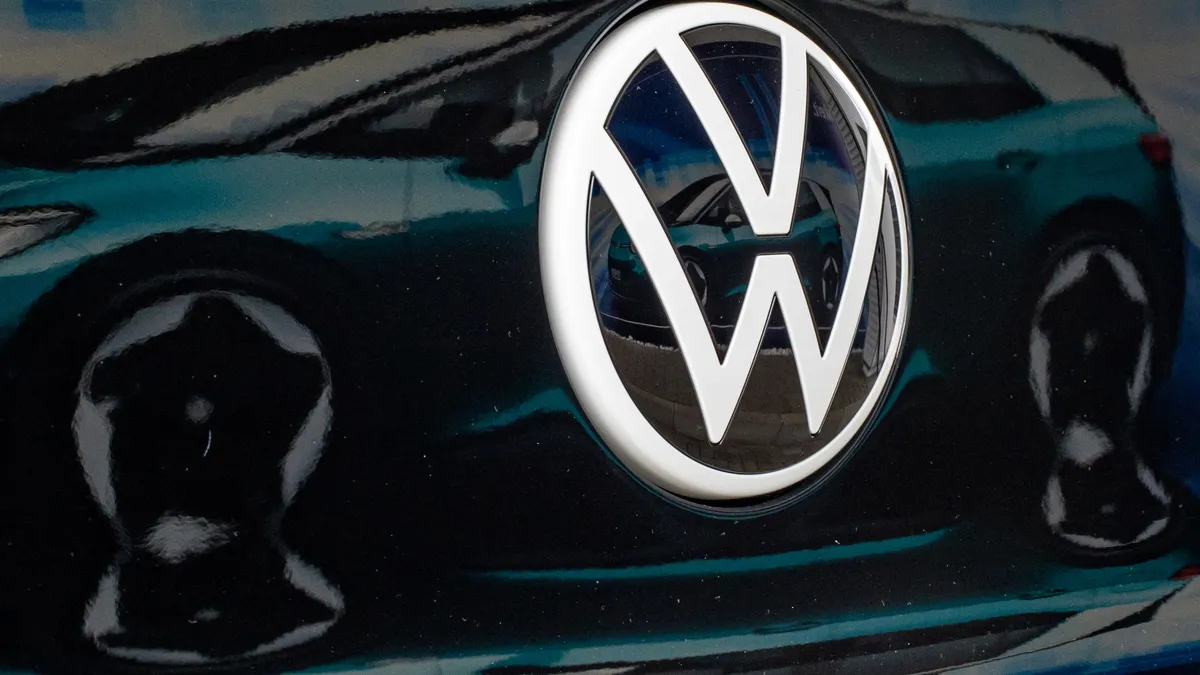 Volkswagen will invest 5 billion dollars in an American manufacturer of electric cars