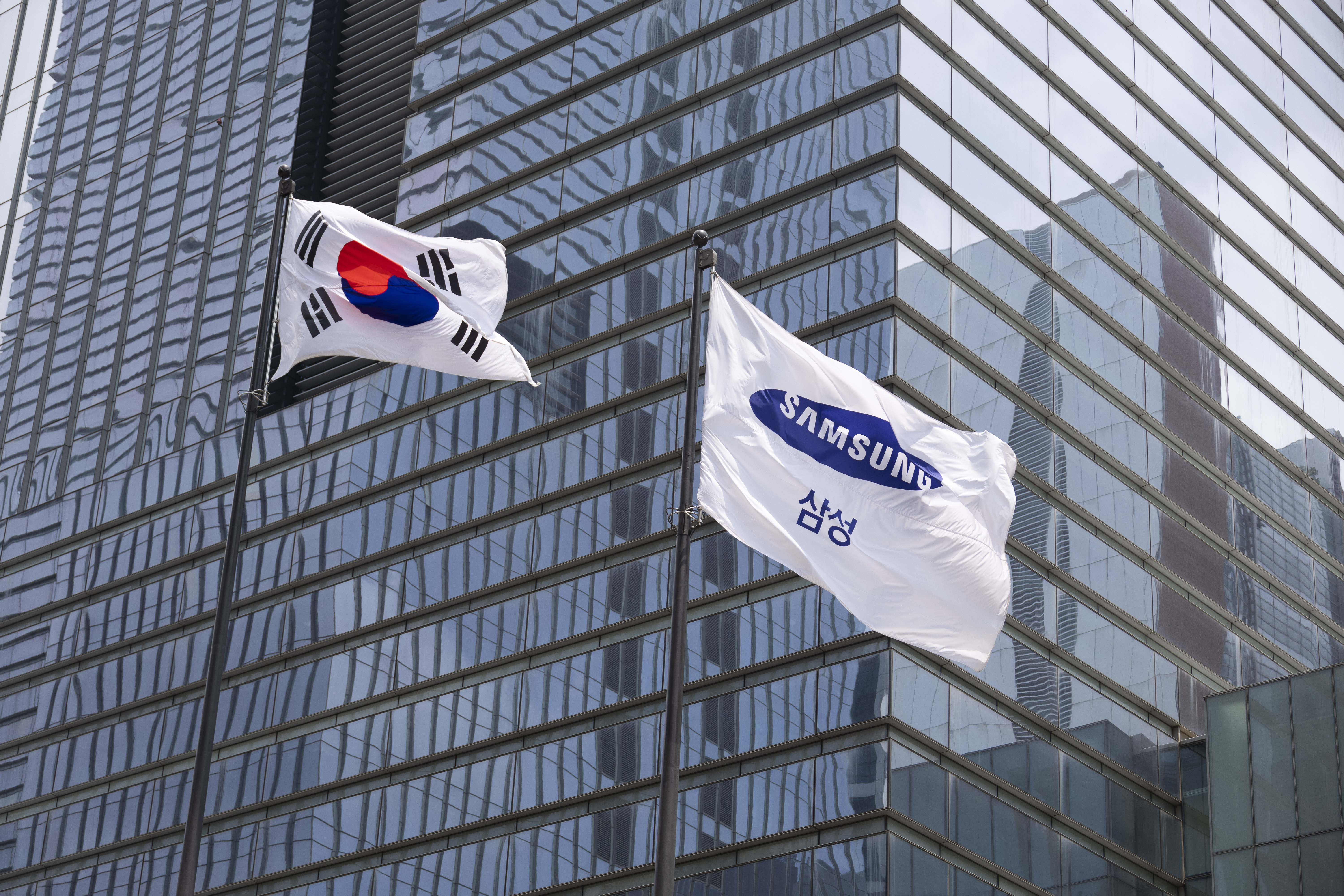 Samsung workers in South Korea go on strike