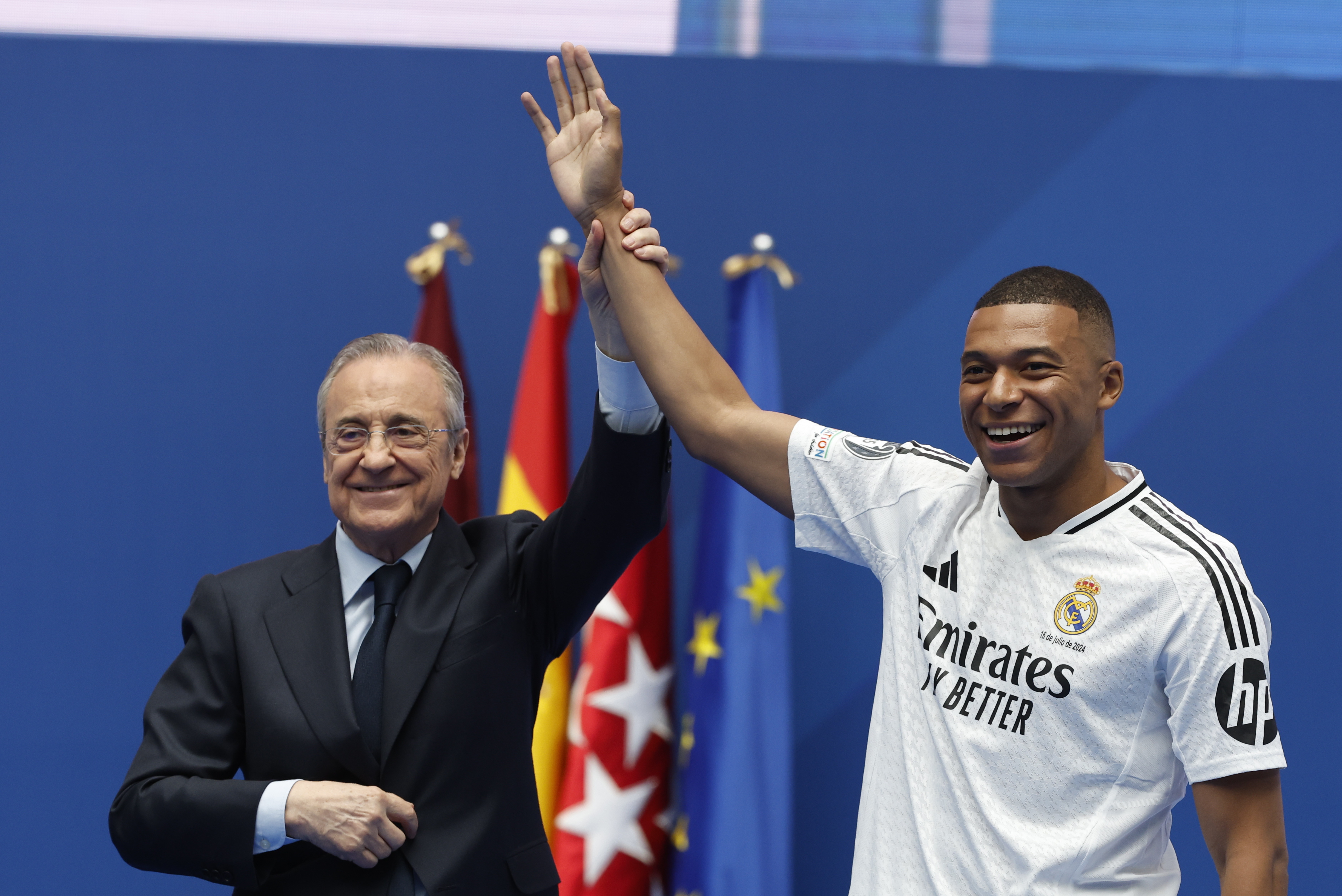 Mbappe took number 9 and declared in front of 85 thousand fans: I will give my life for this club