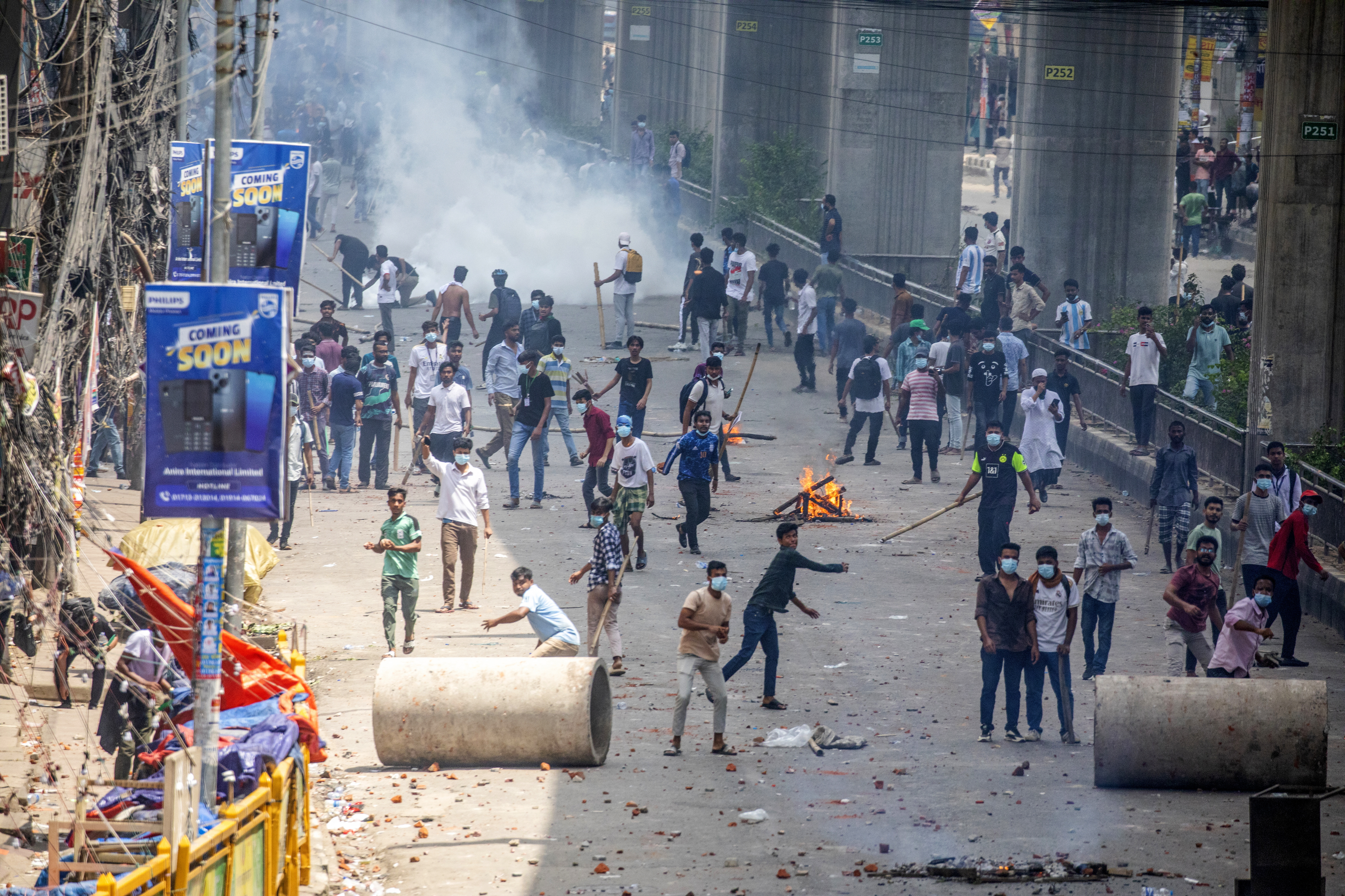 300 Bangladesh police injured in Friday unrest