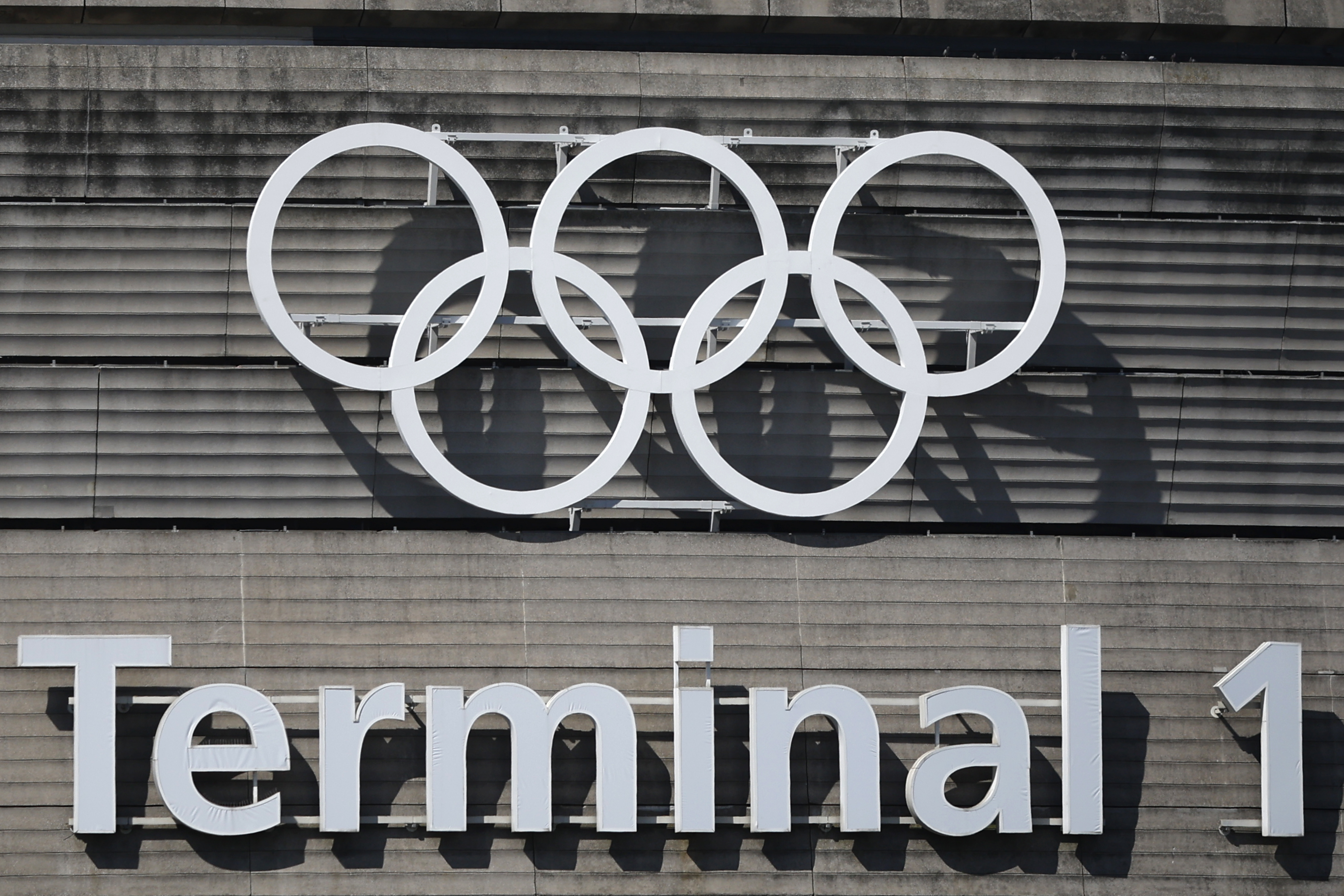 Paris airport union files new Olympic strike warning