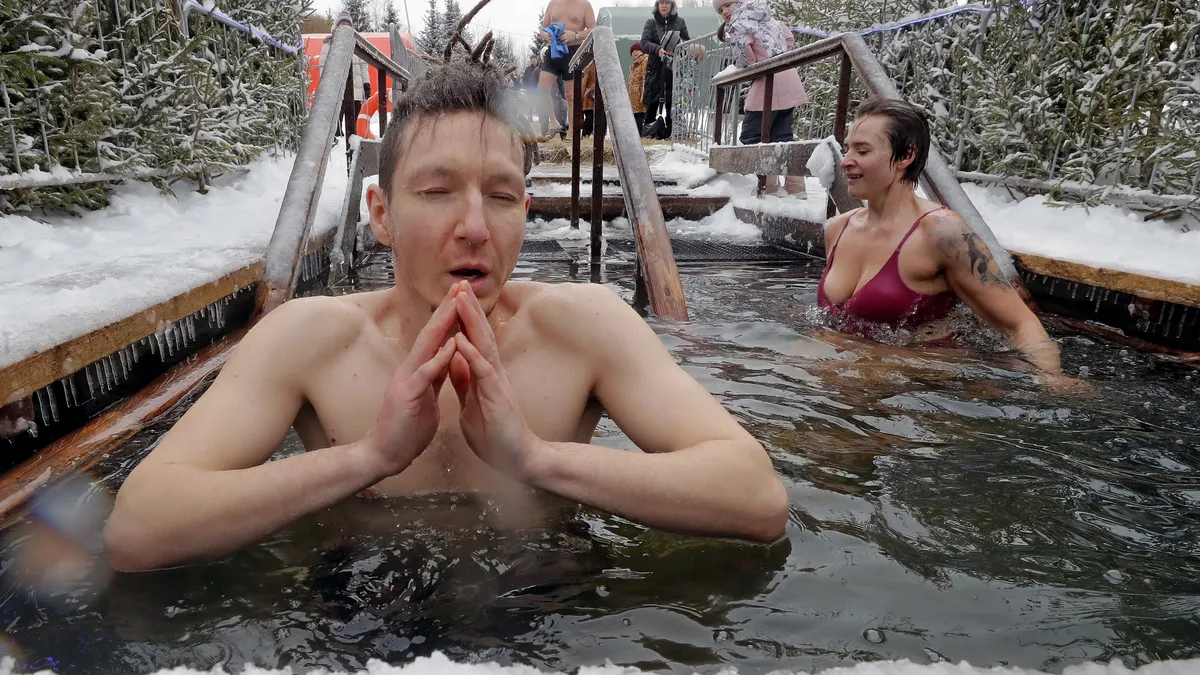 A cold shower helps to cope with stress