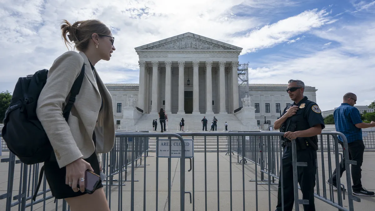 Biden will announce reforms to the US Supreme Court