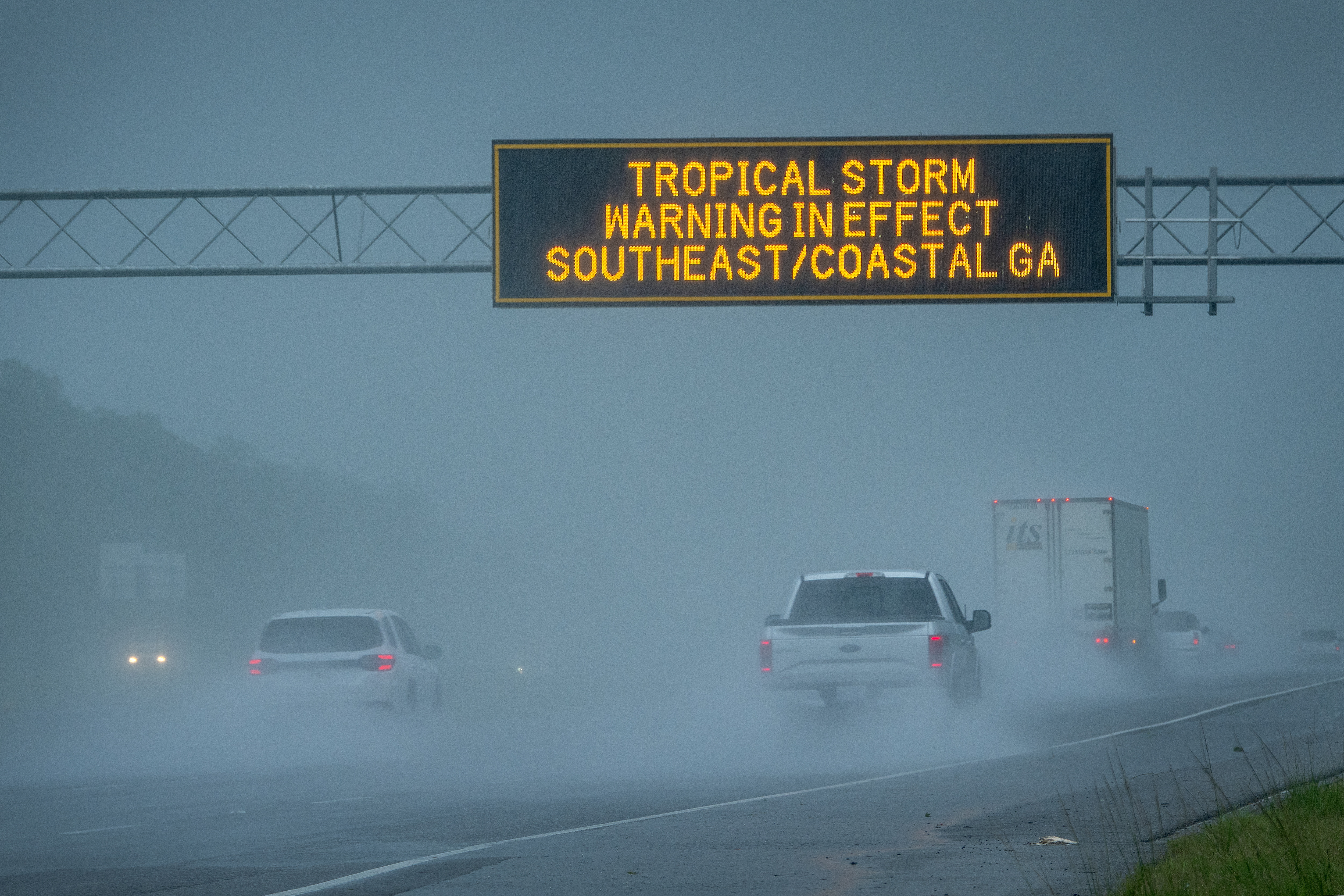 Storm Debbie hits the coast of Florida, four people have died