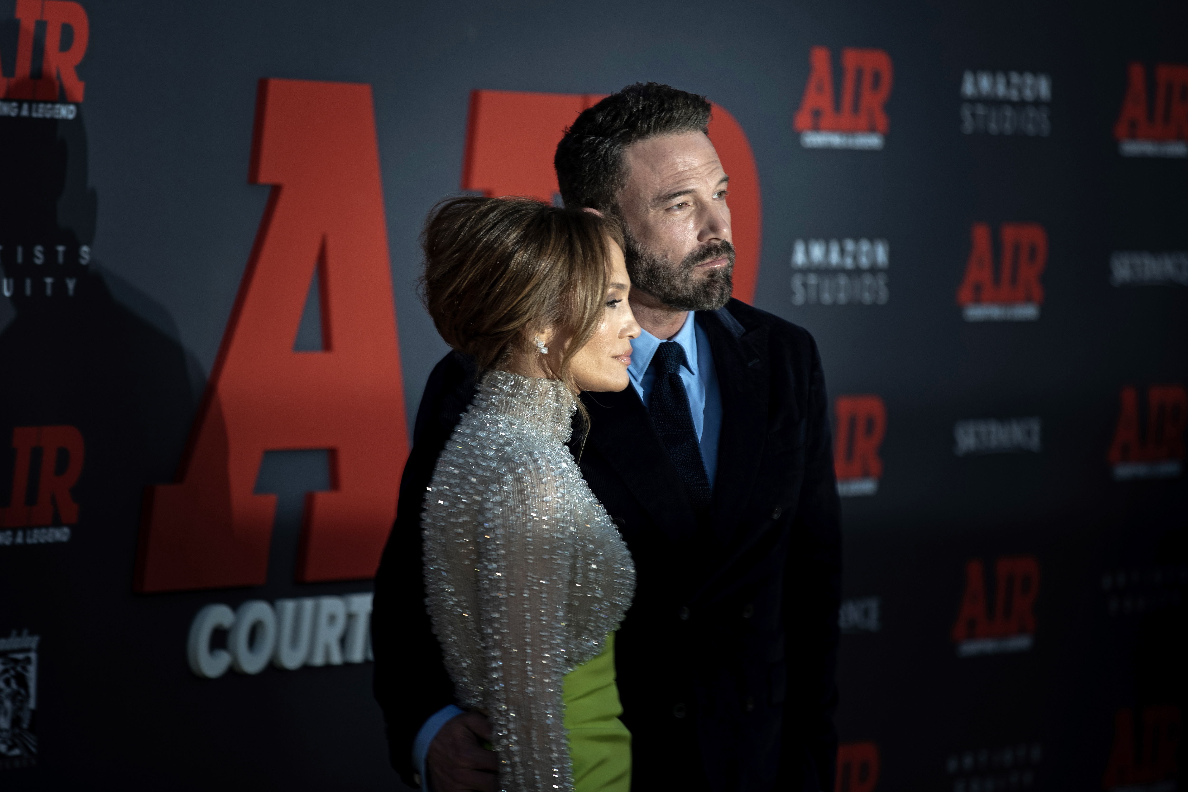 Jennifer Lopez congratulated Ben Affleck on his birthday at his home