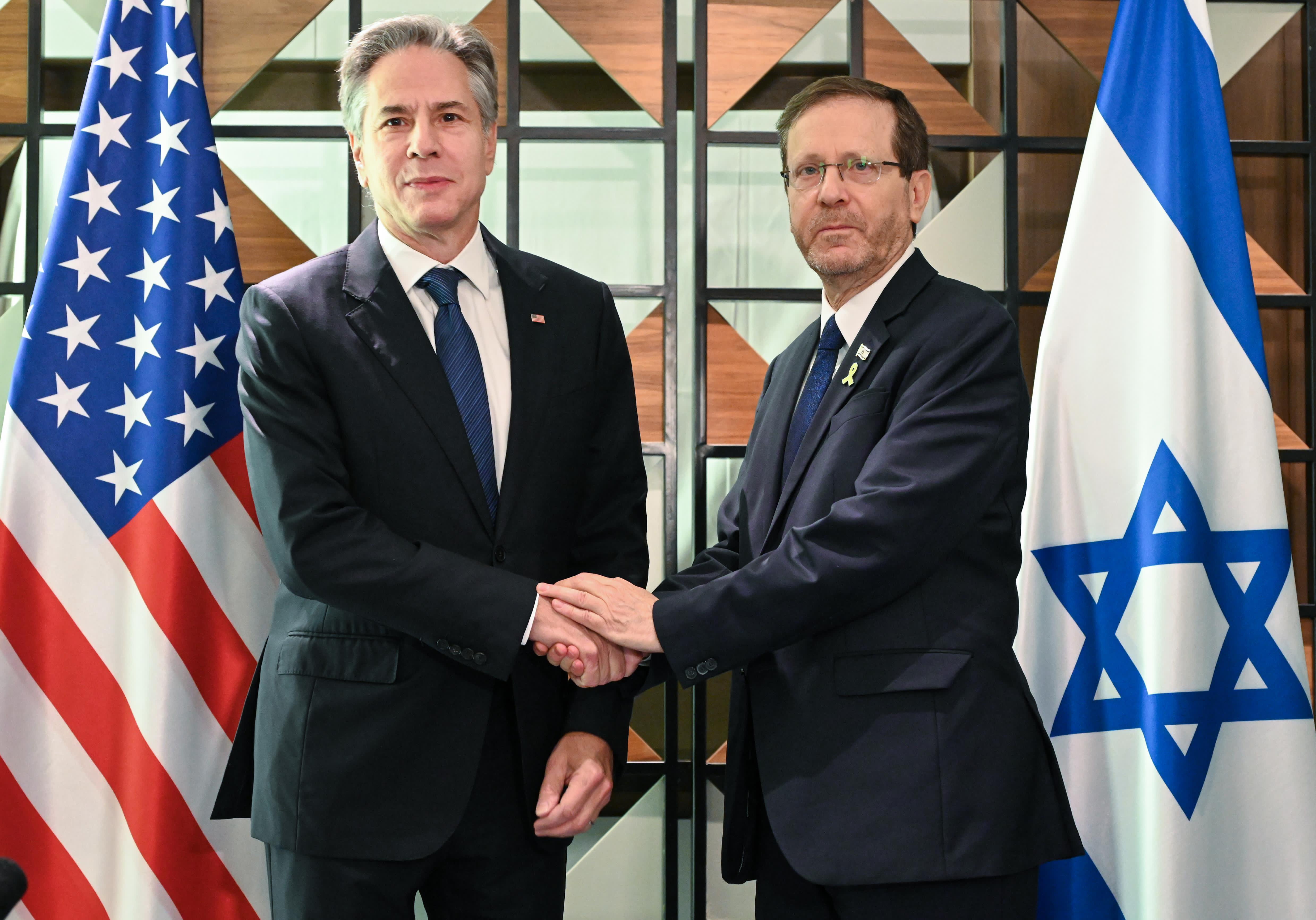 Blinken meets Israeli leaders at 'decisive moment' for Gaza talks