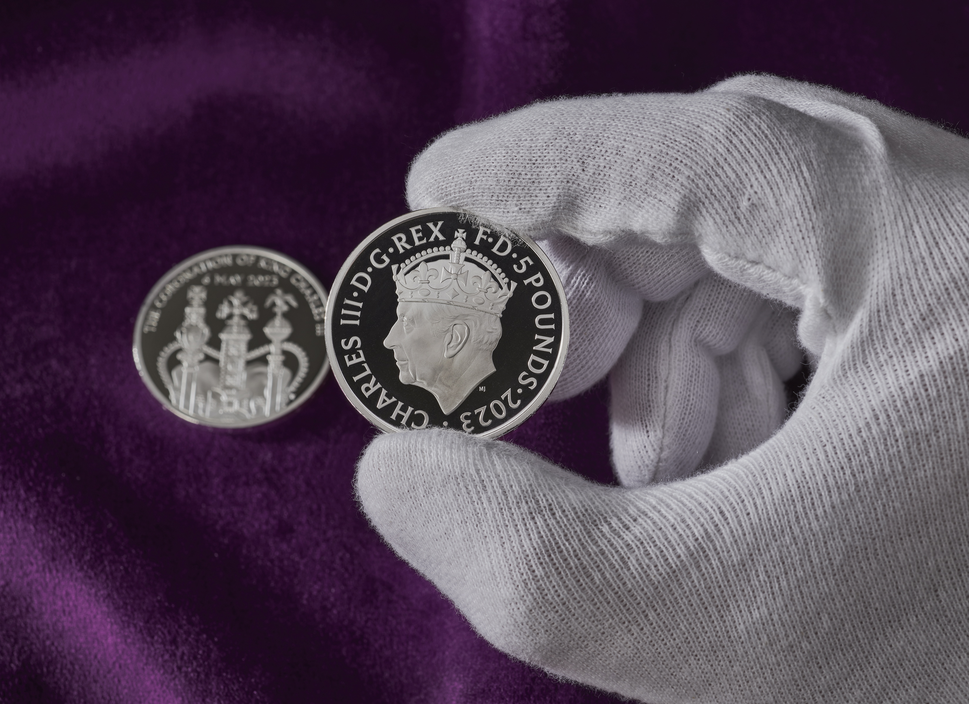 £1 coin with the face of King Charles III enters circulation