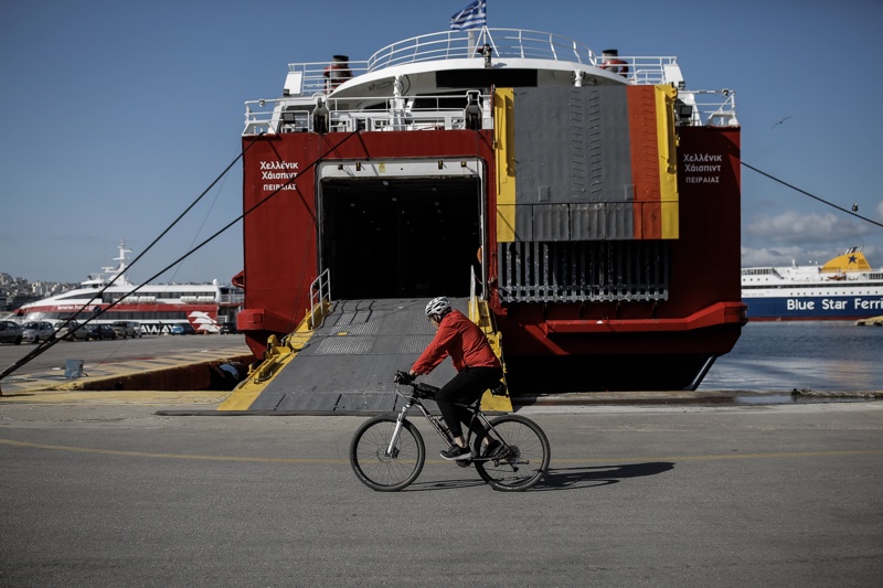 Athens ranks seventh among the world's most important shipping hubs