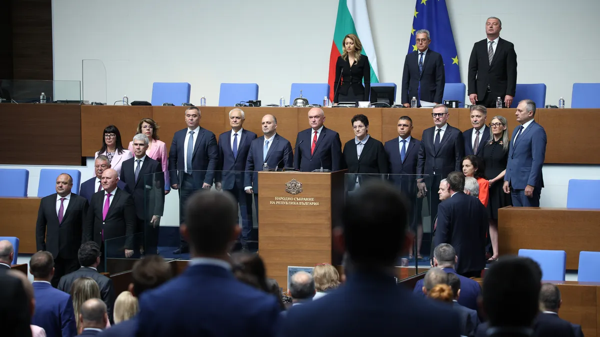 The second caretaker government with Prime Minister Dimitar Glavchev was sworn in before the National Assembly