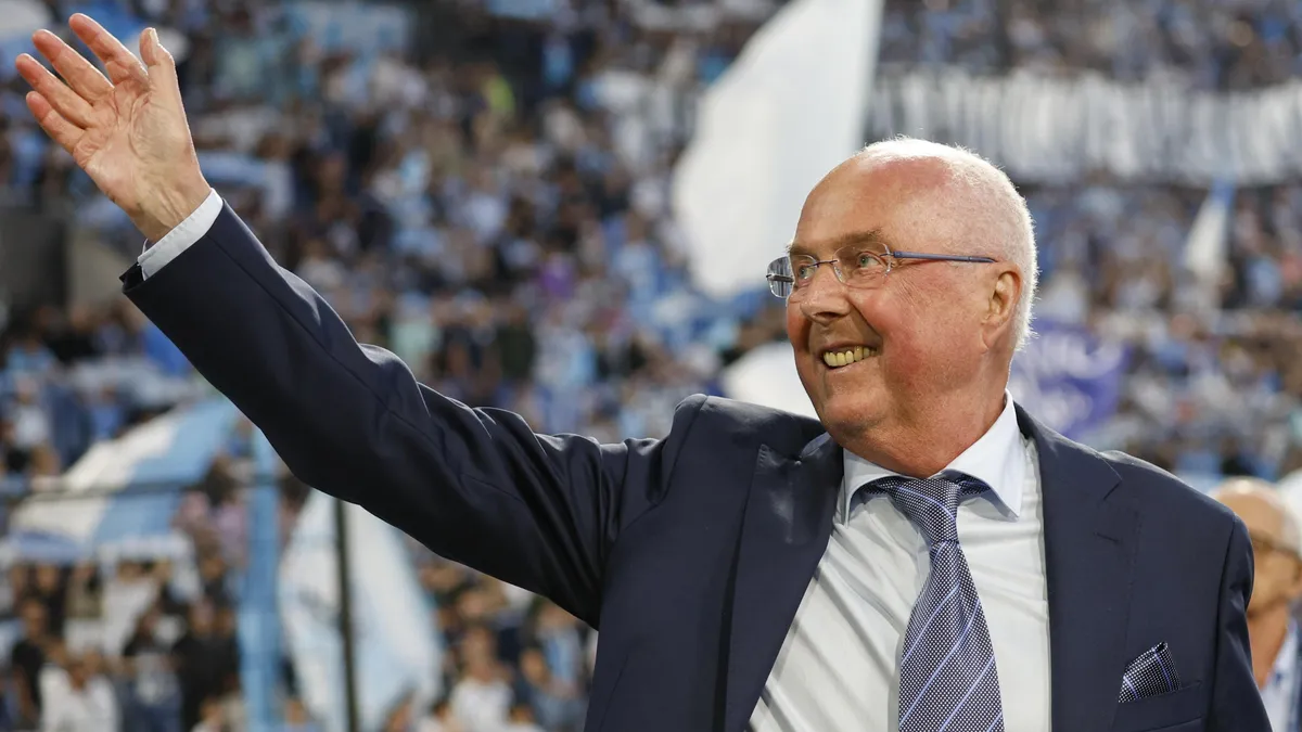 Sven-Goran Eriksson spent the last months of his life as publicly as possible, the world helped him in this